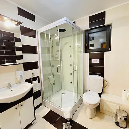 Pensiunea Ianis 3* Piatra Neamţ